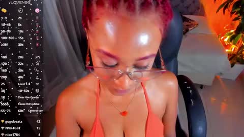 Snapshot of lorena_vieira_ chatting on December 8, 3:43 am Lorena Vieira  online show from December 8, 3:43 am