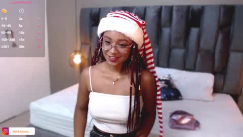 Snapshot of lorena_vieira_ chatting on December 31, 7:51 pm Lorena Vieira  online show from December 31, 7:51 pm