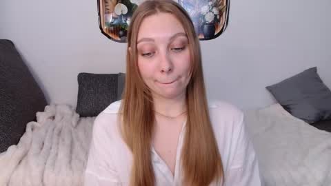 love bella  online show from April 8, 4:47 am