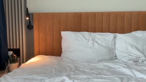 Sofi   online show from September 25, 11:42 am