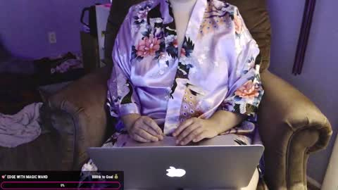 love_you_julia online show from October 1, 2:49 am