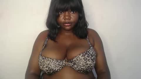 Snapshot of lovecumsluttie chatting on October 5, 7:30 pm mila online show from October 5, 7:30 pm