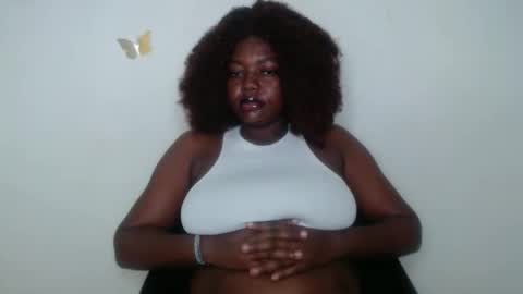 Snapshot of lovecumsluttie chatting on October 18, 8:28 am mila online show from October 18, 8:28 am