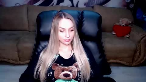 private open online show from September 27, 4:03 pm