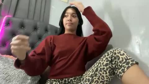 lovely_leah23 online show from March 14, 10:00 pm