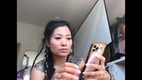 lovelyxmacii online show from April 5, 10:09 pm