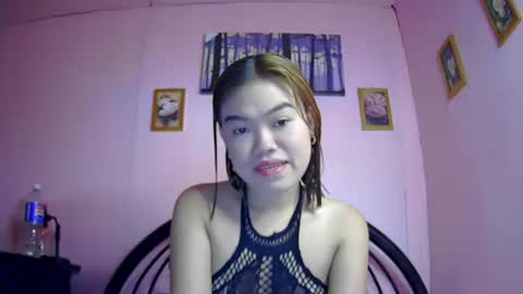 lovemae352295 online show from March 12, 5:35 am