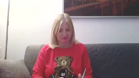 Marlyn online show from December 2, 7:58 pm