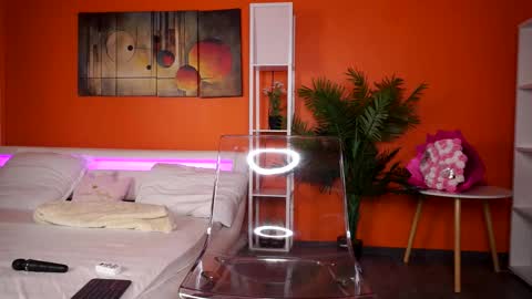 Nora online show from February 9, 6:15 am