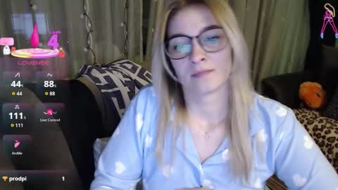 Antonia online show from March 3, 7:42 pm