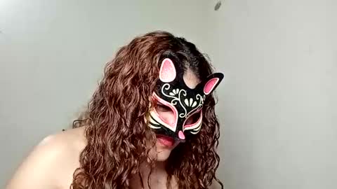 Snapshot of luana363 chatting on February 8, 1:00 am luana363 online show from February 8, 1:00 am