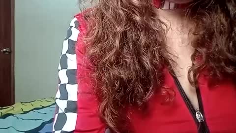 Snapshot of luana363 chatting on February 5, 11:17 pm luana363 online show from February 5, 11:17 pm