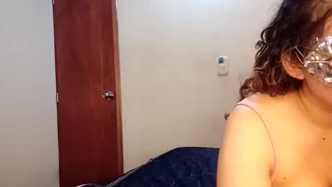 luanapowerful online show from November 25, 8:31 pm