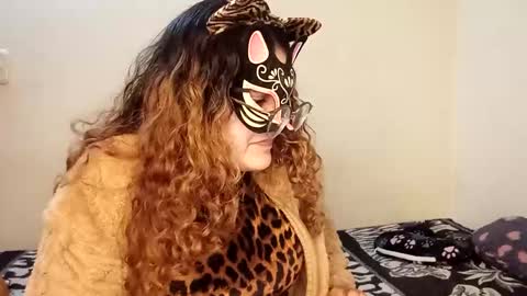 luanapowerful online show from November 20, 1:39 am