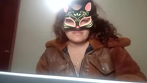 Snapshot of luanapowerful chatting on February 27, 4:52 am luanapowerful online show from February 27, 4:52 am