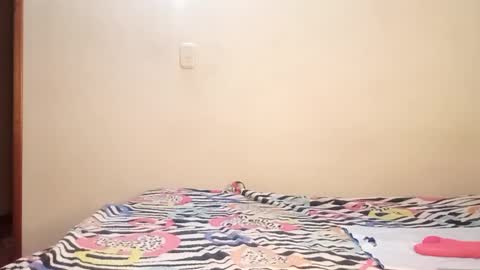 Snapshot of luanapowerful chatting on September 22, 1:37 am luanapowerful online show from September 22, 1:37 am