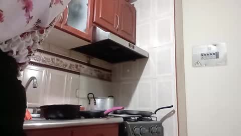 Snapshot of luanapowerful chatting on March 6, 3:57 am luanapowerful online show from March 6, 3:57 am