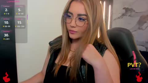 lucia star  online show from October 7, 7:29 pm