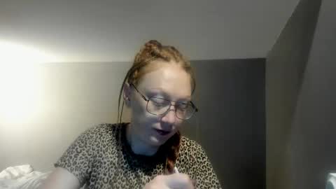 lucky_licky20 online show from March 17, 4:38 am