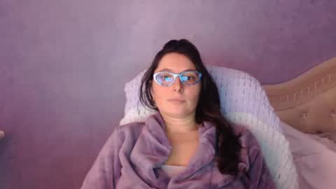 luckylinda23 online show from February 8, 4:11 pm