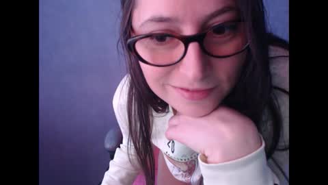 luckylinda23 online show from April 7, 1:35 pm