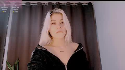 luckysapphire777 online show from September 30, 11:27 am