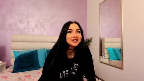 Mia online show from December 2, 6:21 pm