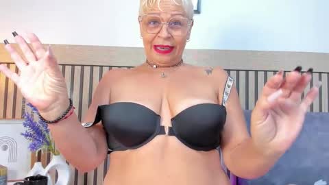 lucy milf online show from October 1, 11:15 am