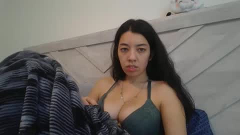 lucylitt25 online show from December 2, 3:47 pm