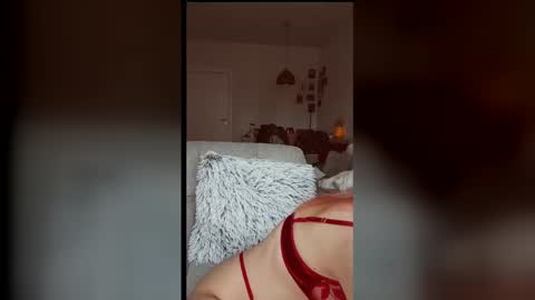 lucyxlou online show from March 17, 12:09 pm