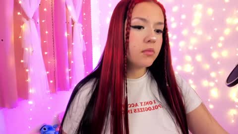 Snapshot of lucyy_peach chatting on January 19, 7:25 am LUCYY FROM HOME online show from January 19, 7:25 am