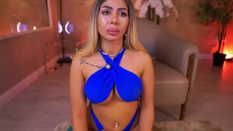 LucyRose online show from June 19, 9:24 am