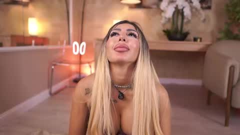 LucyRose online show from July 20, 10:39 am
