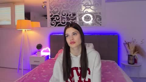 LuisaClover online show from January 11, 1:16 pm