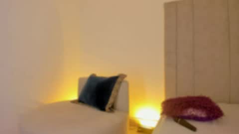 L U I S A online show from March 31, 8:42 pm