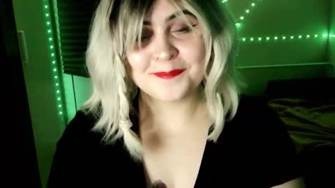 lulovia online show from March 10, 9:08 pm