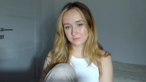 Lulu Baby18 online show from March 5, 9:10 pm