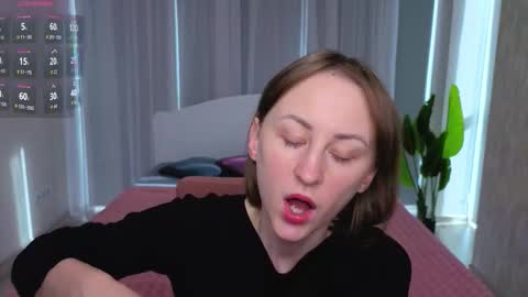 Lily online show from October 19, 9:44 am