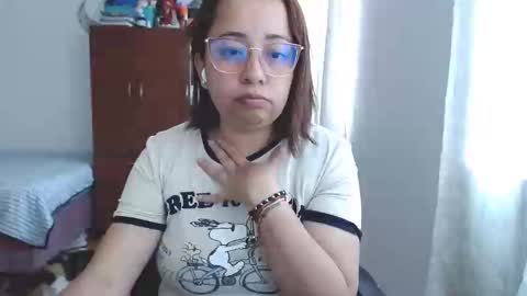 Snapshot of lumi_84 chatting on February 4, 2:43 pm LUMI online show from February 4, 2:43 pm