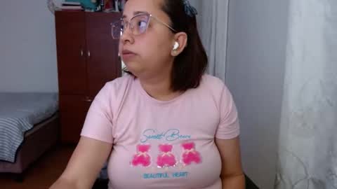 Snapshot of lumi_84 chatting on February 10, 1:03 am LUMI online show from February 10, 1:03 am