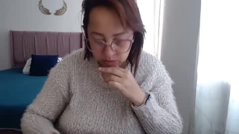 Snapshot of lumi_84 chatting on January 11, 1:22 pm LUMI online show from January 11, 1:22 pm