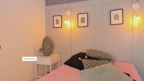 lummii_ online show from March 18, 7:52 pm