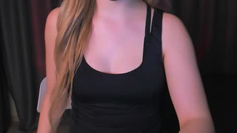 luna1vibe online show from December 15, 5:56 am