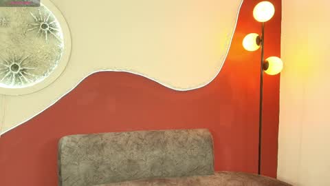 luna__velvet online show from April 1, 1:23 pm