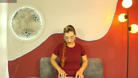 luna__velvet online show from April 17, 12:40 pm