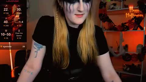 Snapshot of luna_berryy chatting on October 23, 7:31 pm luna_berryy online show from October 23, 7:31 pm
