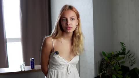 Mia online show from July 28, 2:42 am