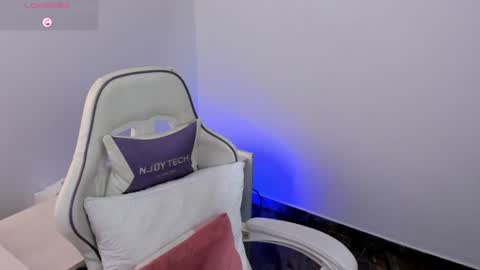 luna rose online show from June 23, 12:41 am