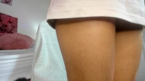 luna_velveth1 online show from February 5, 7:00 am