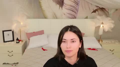 Luna online show from April 4, 8:07 pm